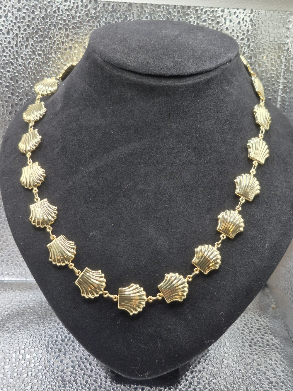Gold Shell-Link Statement Necklace for Women